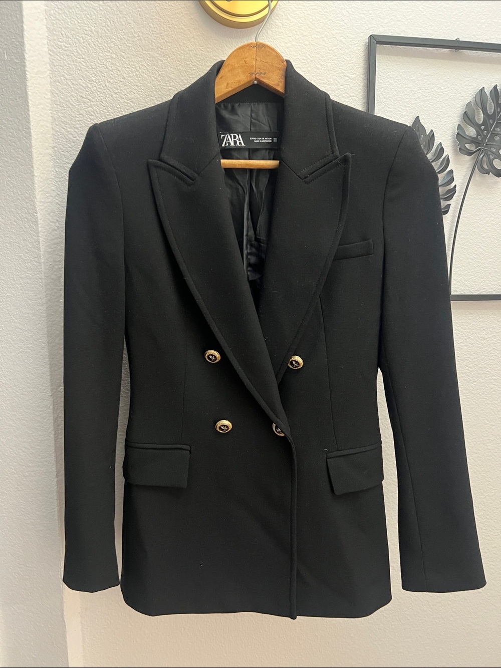 Zara Black Double-Breasted Blazer - fitted